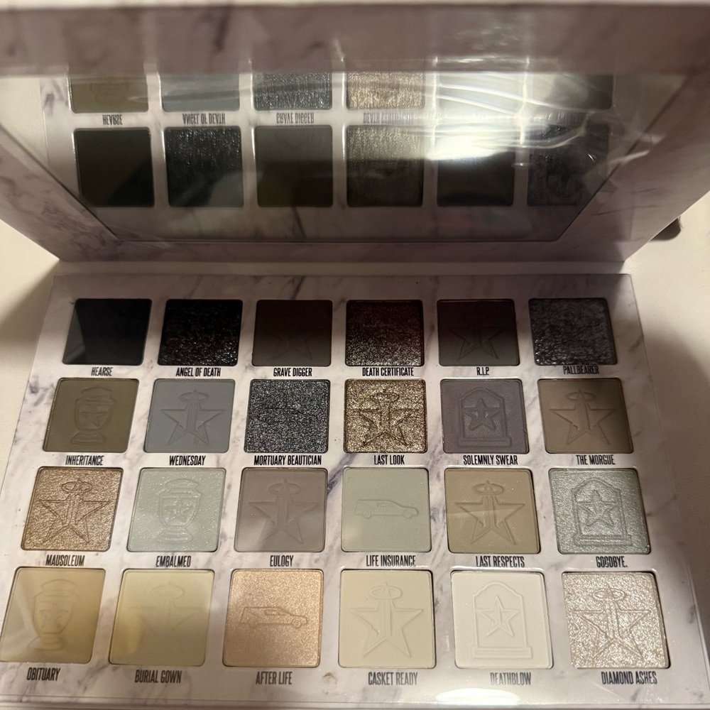 Jeffree Star Cremated Multi-Color Eyeshadow Palette